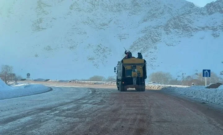 Республикадагы ашуулардагы жолдор тазаланды жана кыймыл үчүн ачылды