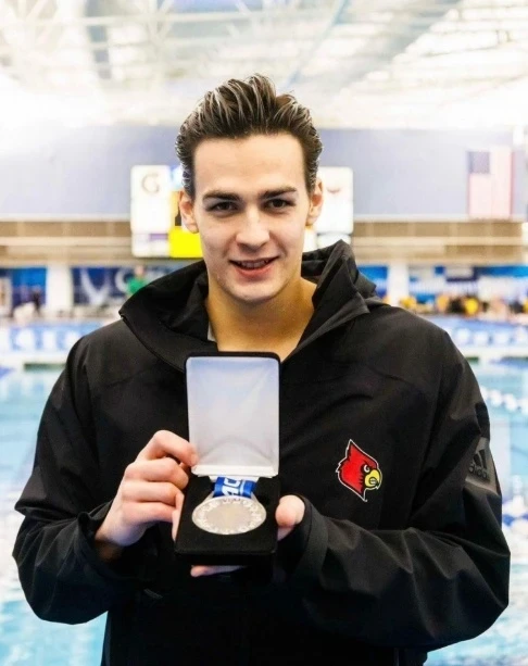 Денис Петрашов АКШдагы турнирдеги күмүш медалды алды