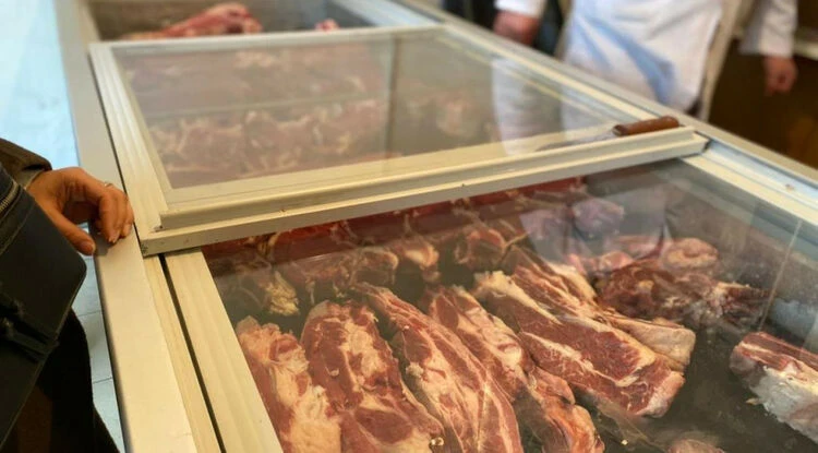 В Бишкекте этият азыктар жана башка социалдык маанилүү товарлардын бааларын текшерүүдө