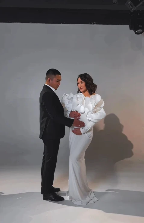 Айсулуу Тыныбекова сообщила о беременности