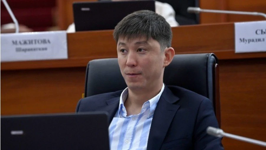 Erulan Kokulov: The Ministry of Culture is profiting from tobacco and alcohol advertising in films