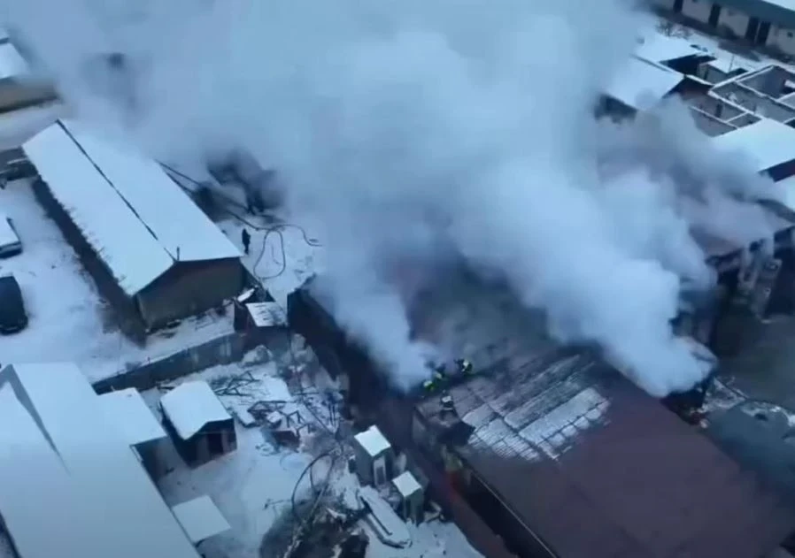 Крупный пожар на СТО в Ленинском районе ликвидирован