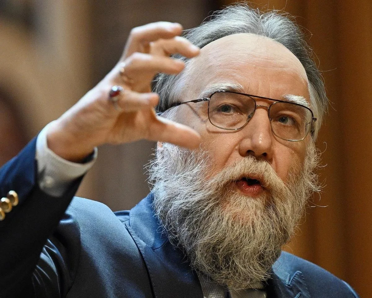 National states have "gone into the past," Central Asian countries must become part of a unified union with Russia, said philosopher Dugin