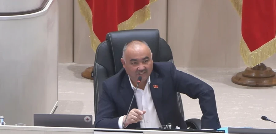 The Speaker of the Parliament urged deputies to tell the time correctly