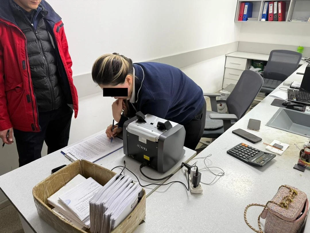 The GKNB Raided Pawnshops in Osh: Dozens of Locations Sealed, Overpricing Discovered