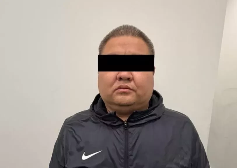 City Hall employee of Bishkek caught red-handed while receiving a bribe of 1 million soms