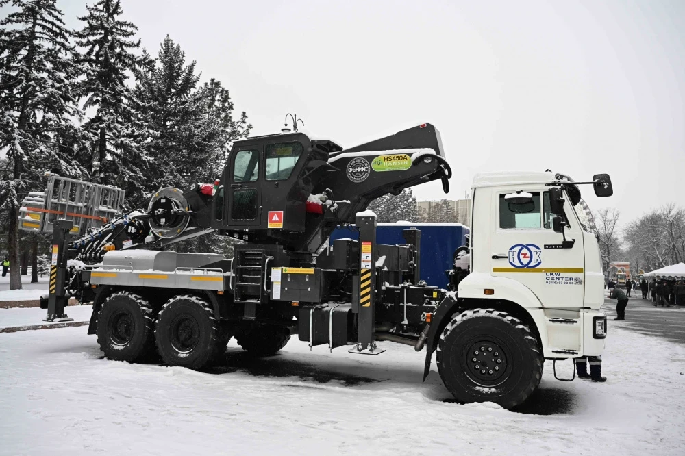 Минэнерго передали партию спецтехники почти на 146 млн сомов