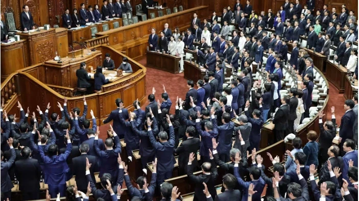Япониянын Премьер-министри төмөнкү палата парламентин таркатты