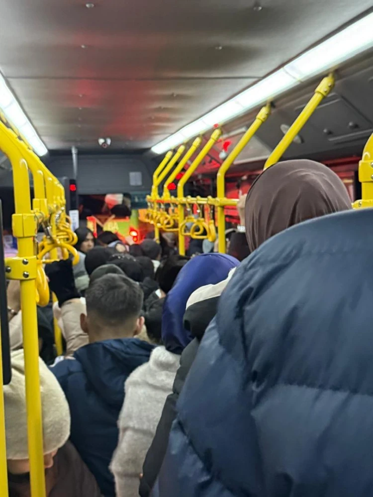 "Nowhere to Put a Foot". A Bishkek Resident Complains About the Lack of Buses in the City