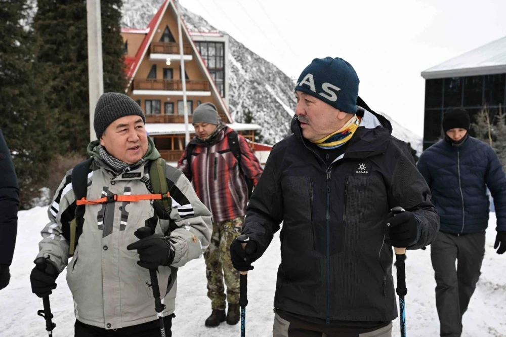 Members of the Cabinet and staff of the Presidential Administration took a walk in the "Ala-Archa" park.