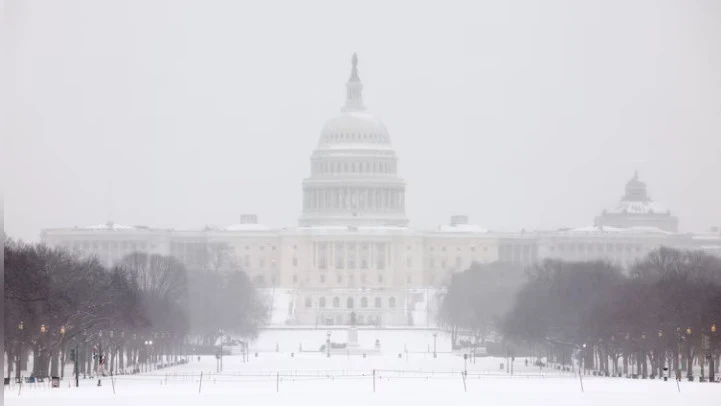 Winter Storm in the USA: State of Emergency Declared in 24 States, Blackouts and Transportation Collapse Observed