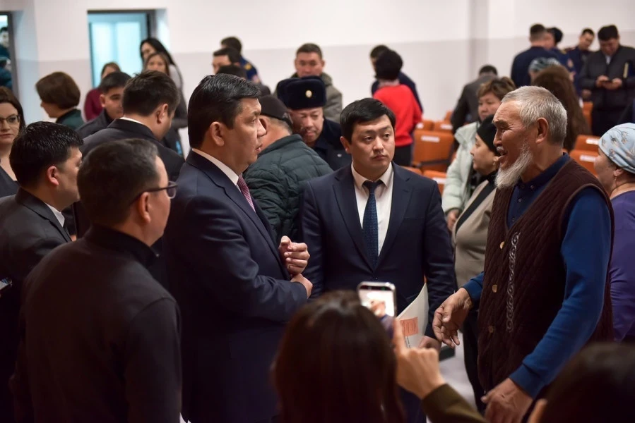 The mayor met with residents of the new territories of the Sverdlovsk district of Bishkek