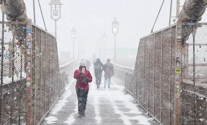 The number of fatalities in the U.S. due to the snowstorm has risen to 34