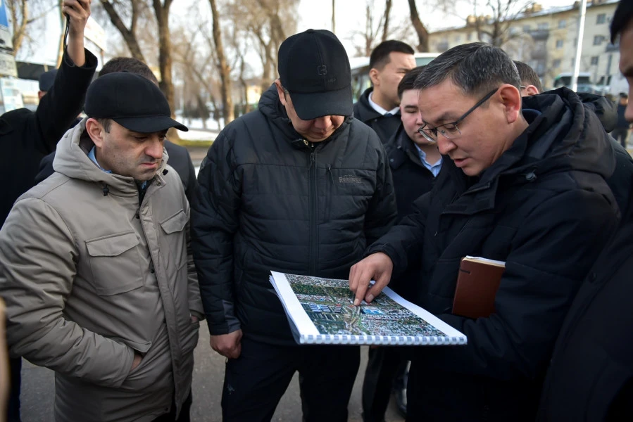 Road junction, lighting, and tree trimming: working visit of the mayor of Bishkek