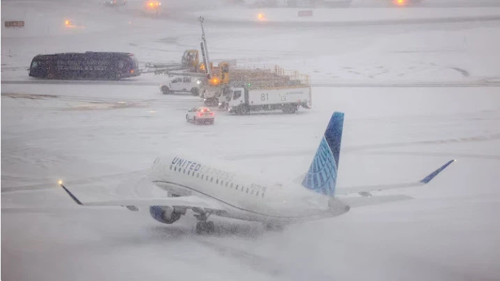 Snowstorm in the USA: Over 30 Dead, Thousands of Flights Canceled