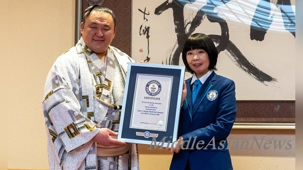 Mongolian Sumo Wrestler Enters the Guinness World Records