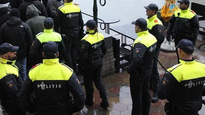 В Нидерландах расследуют предполагаемое полицейское насилие против мусульманок
