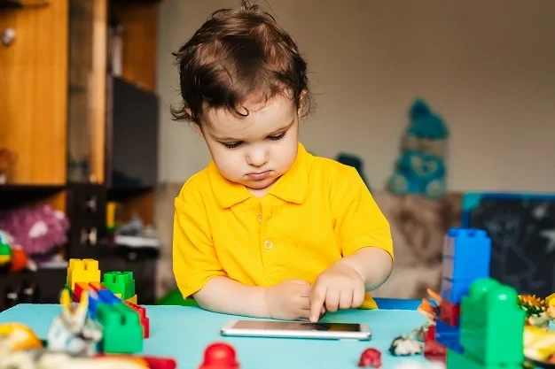 Doctors and psychologists talked about the negative consequences of gadgets for children