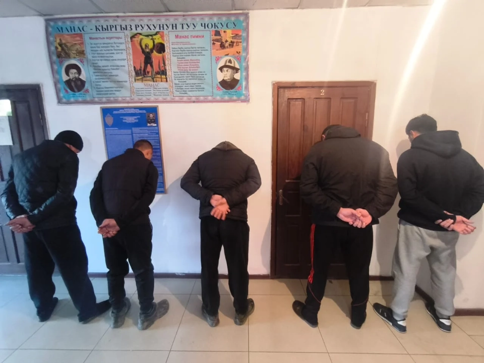 Ысык-Ата районунда эки айылдын тургундары мушташып кетишти