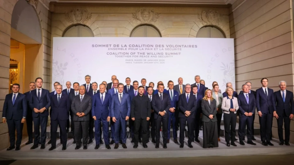 Zelensky, Macron, and Starmer signed a declaration on guarantees for Kyiv and the deployment of troops in Ukraine after the conflict ends.