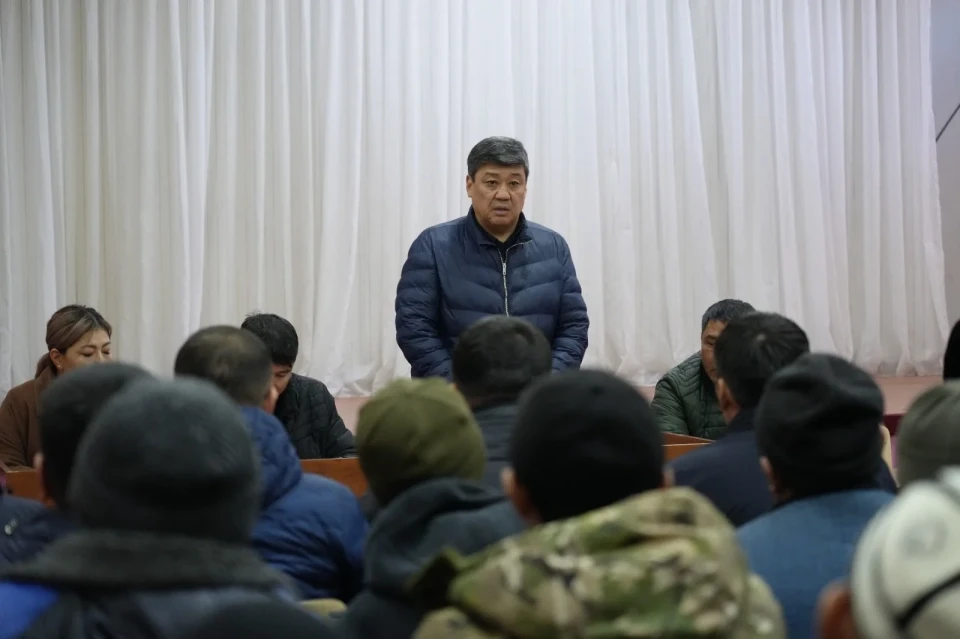 Торобаев дал поручения по упрощению сбора документов для водоснабжения сел