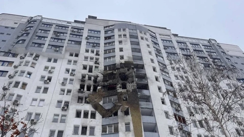 In Kyiv, nearly half of the houses are left without heat after the Russian attack. Mayor Klitschko urged residents to leave the city.