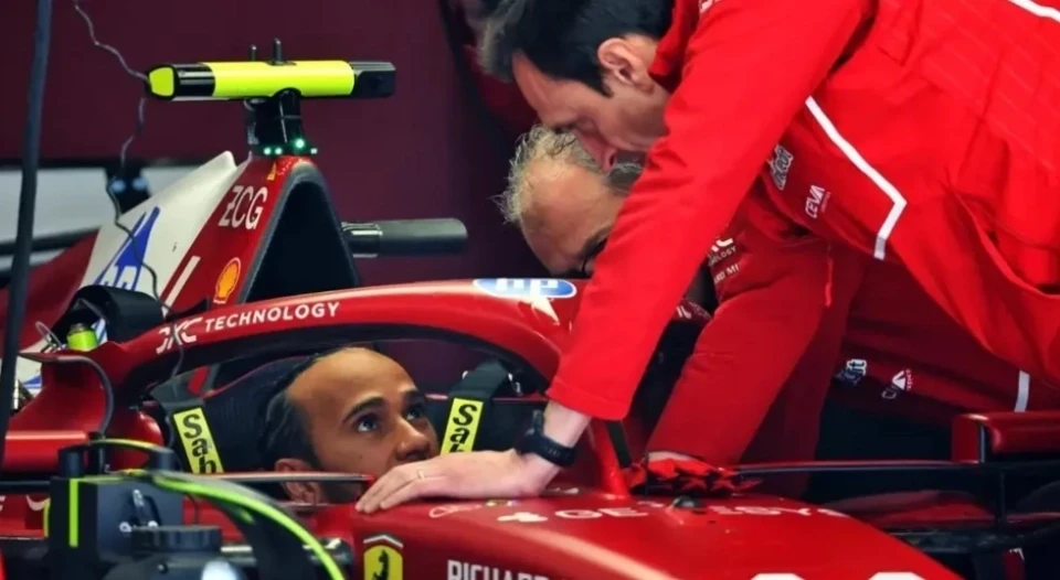 Феррари 2026-жылдагы жарыш инженеринен жарышчылар менен байланыштарды сактайт