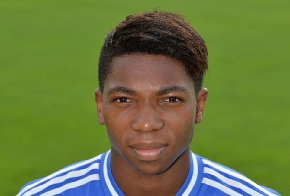 Экс-футболист академиясы "Челси" Мусонда критикалык абал тууралуу билдирди