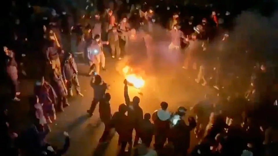 In response to anti-government protests, rallies in support of the authorities were held in Iran.