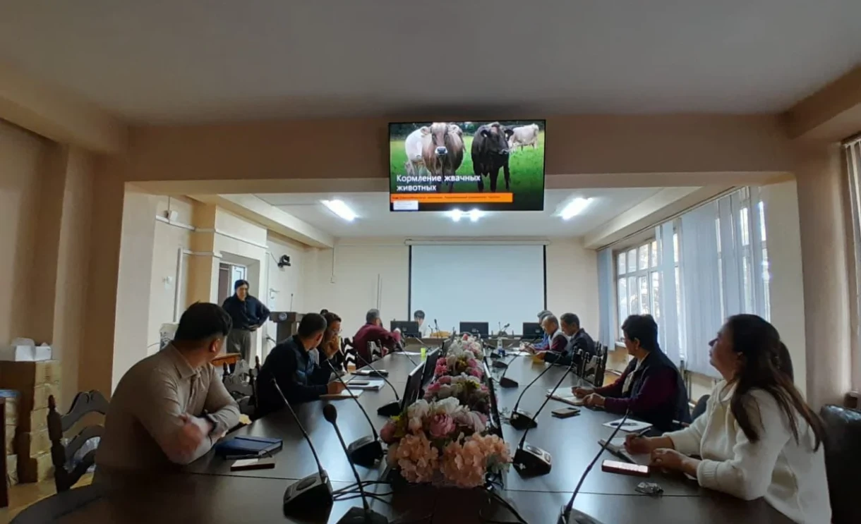 Specialists of the Research Institute of Animal Husbandry Trained in Modern Methods of Feeding Agricultural Animals