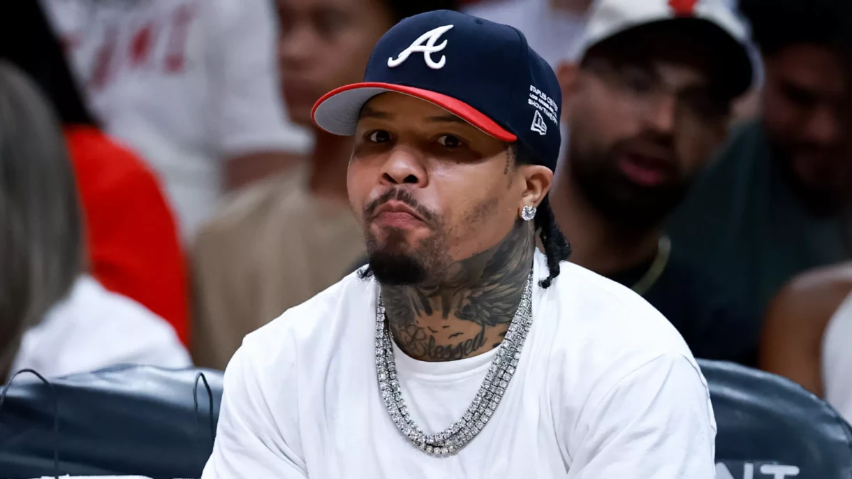 Чемпиона WBA Дэвиса мурдагы кызын сабагандыгы үчүн издөө салып жатышат