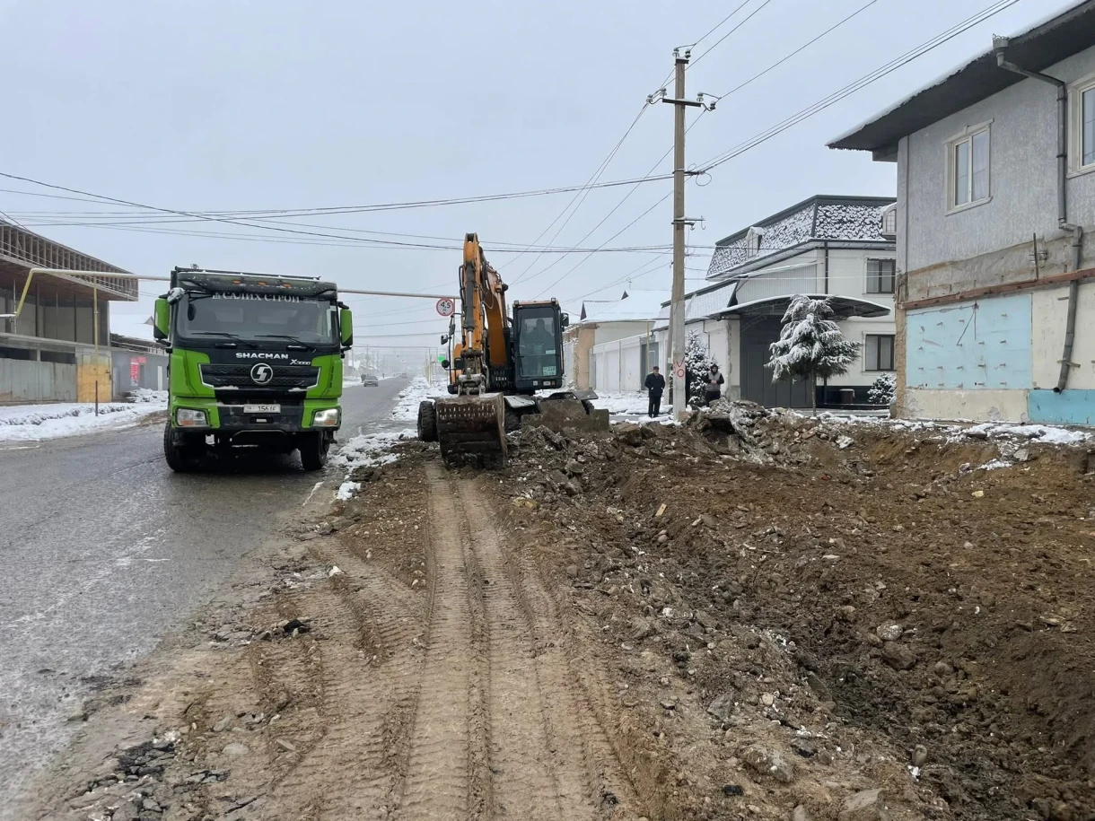 In Osh, work is underway to widen the main streets