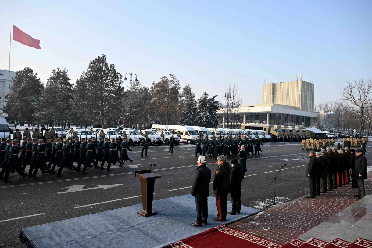 Kasymaliyev handed over more than 80 vehicles to the Ministry of Defense