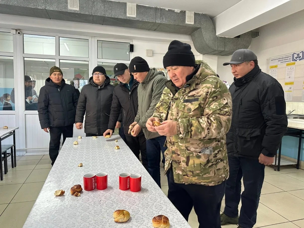 The Mayor of Osh Criticized the Quality of Food at "Zhetigen" School