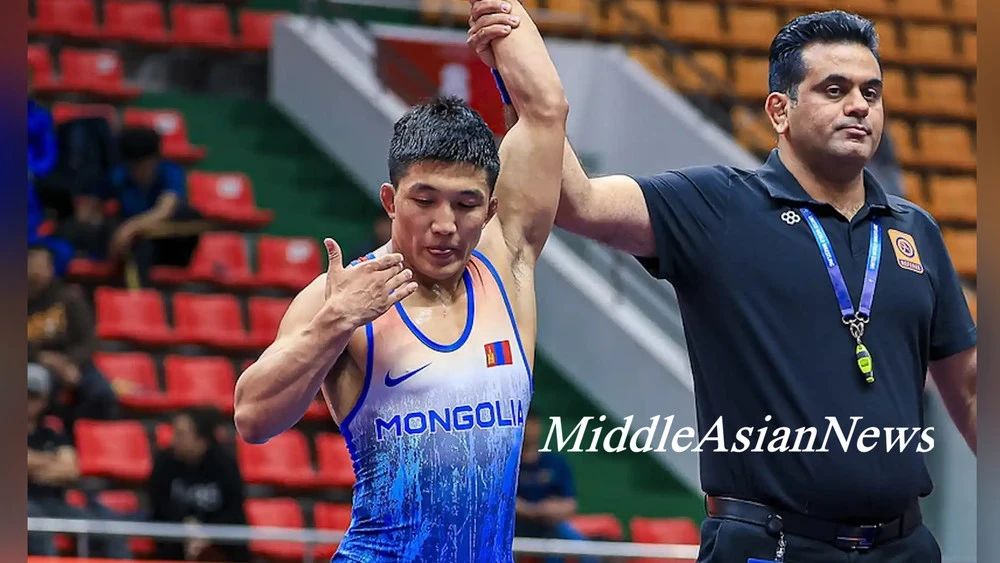 Mongolian Wrestler Wins Gold Medal at Ivan Yarygin Cup