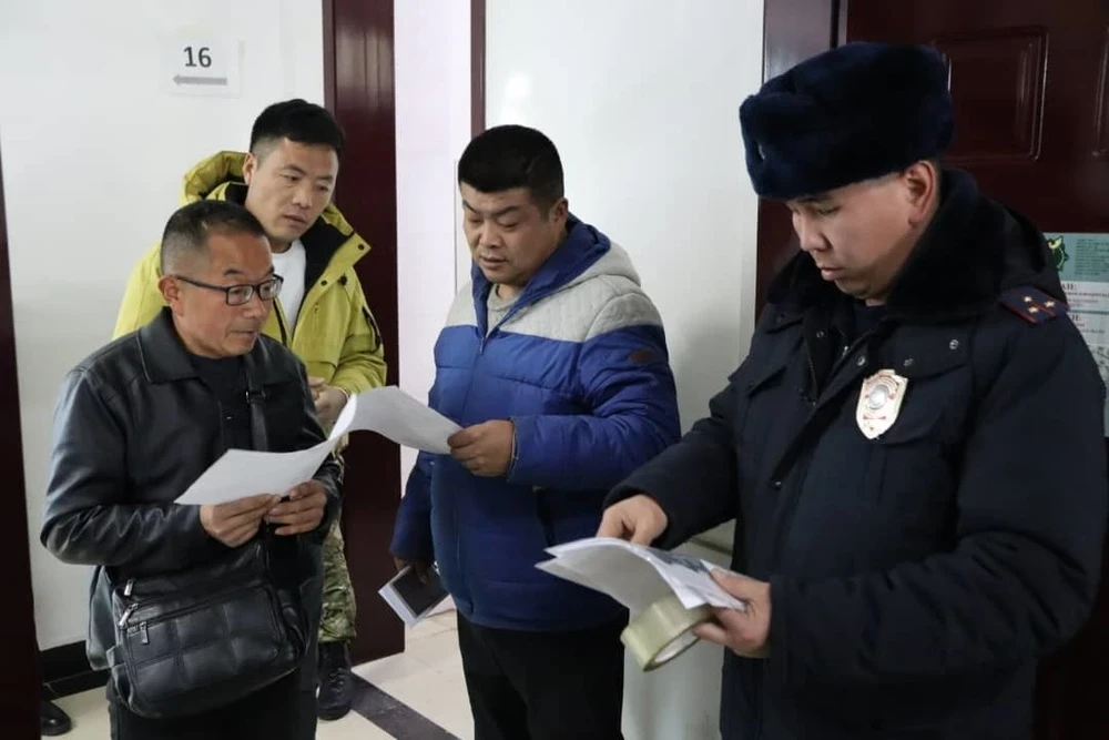 Chinese truck drivers reminded of the necessity to comply with traffic rules on the roads of the Kyrgyz Republic