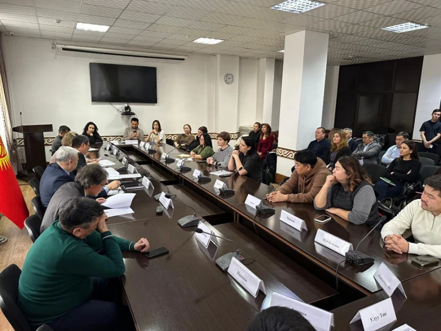 Cafes and restaurants promised to "optimize" prices on dishes, but only for takeout.