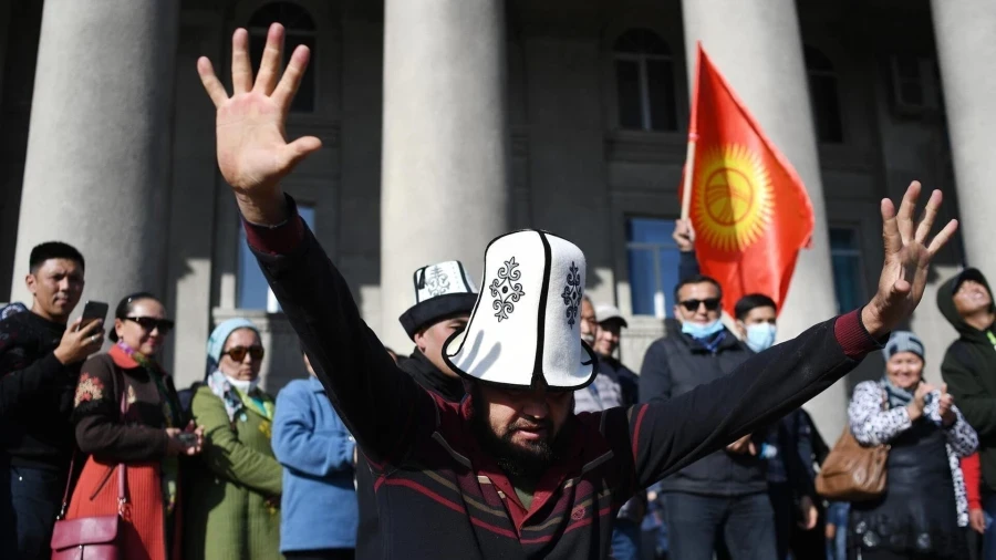 Human Rights Defenders in Kyrgyzstan Sound the Alarm Over "Indefinite" Bans on Protests