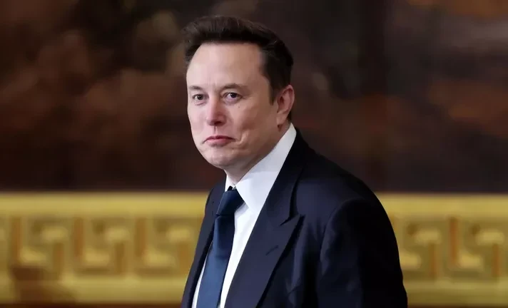 Илон Маск стал первым человеком с состоянием выше 800 млрд долларов