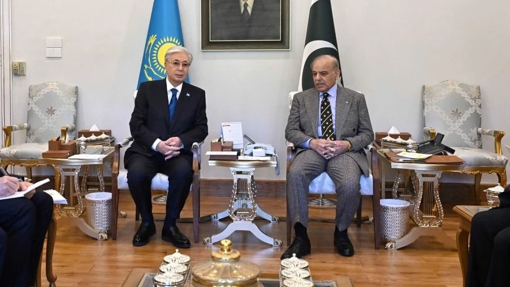 Токаев Пакистандын премьер-министри менен сүйлөшүүлөрдү өткөрдү