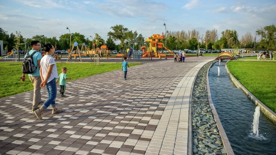 Экоактивист: Мэрские люди "на камеру" обещают на месте Ошского рынка посадить городской парк, и я им охотно верю