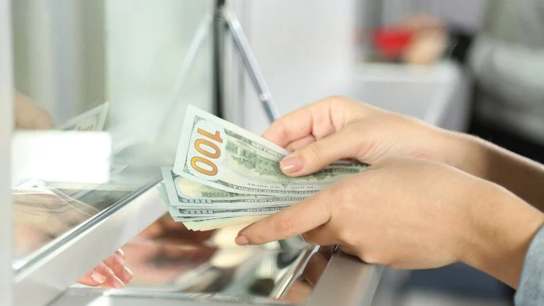The volume of money transfers from Russia to Kyrgyzstan reached a record 2.99 billion dollars