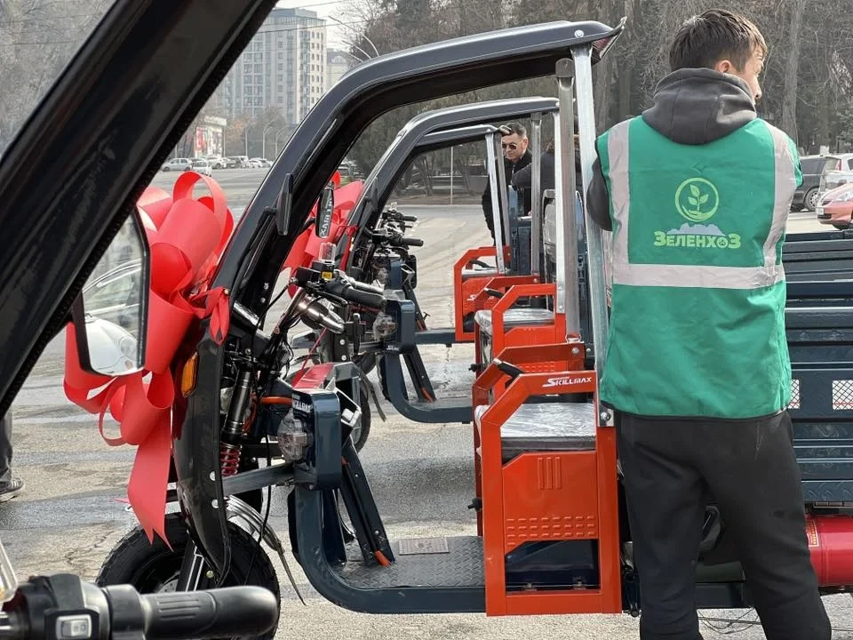 Мэр Оша передал муниципальному предприятию новую электротехнику