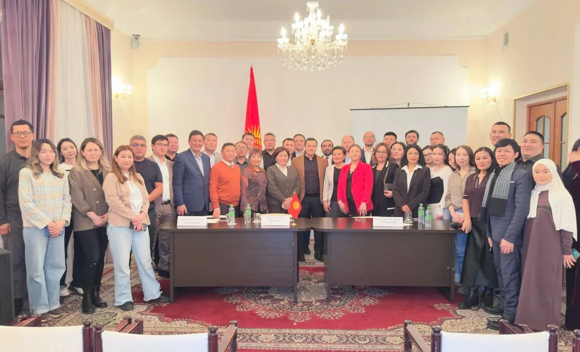 The country needs you: Dosmambetov met with fellow medical professionals in Moscow