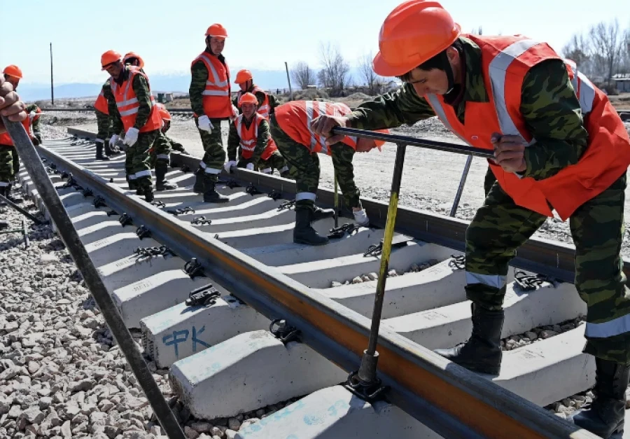 Жылдын аягына чейин «Кытай – Кыргызстан – Өзбекстан» темир жолунун 5% инфраструктурасы курулат деп пландалууда.