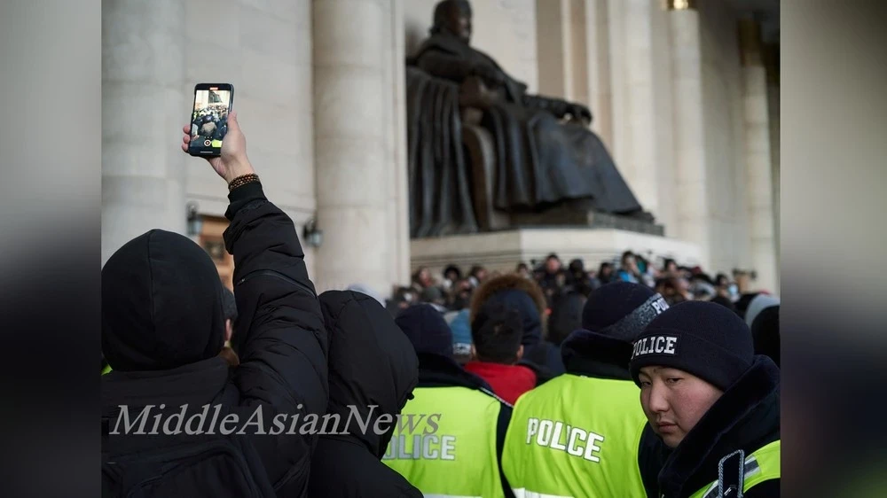 The crisis in Mongolia is an opportunity for transforming its system