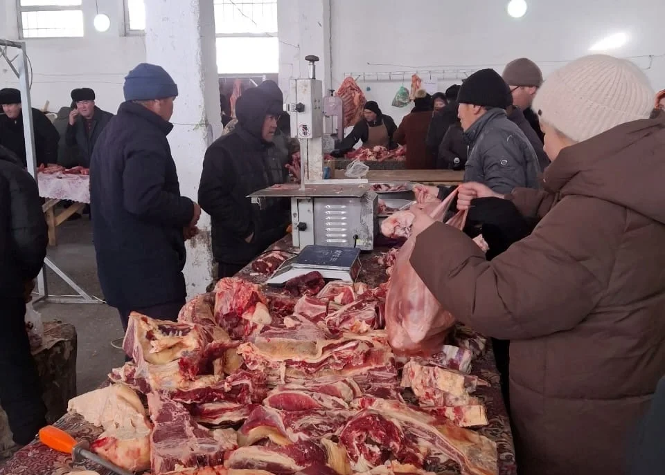 In the village of Daroot-Korgon, an agricultural products fair was held