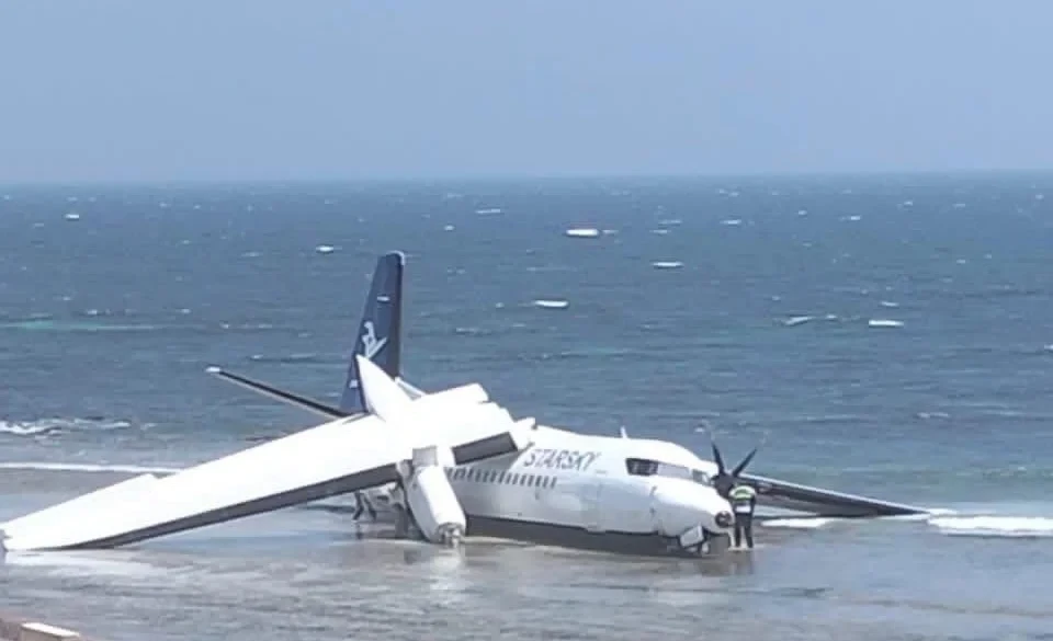 In Somalia, all passengers survived after the emergency landing of a plane in the ocean