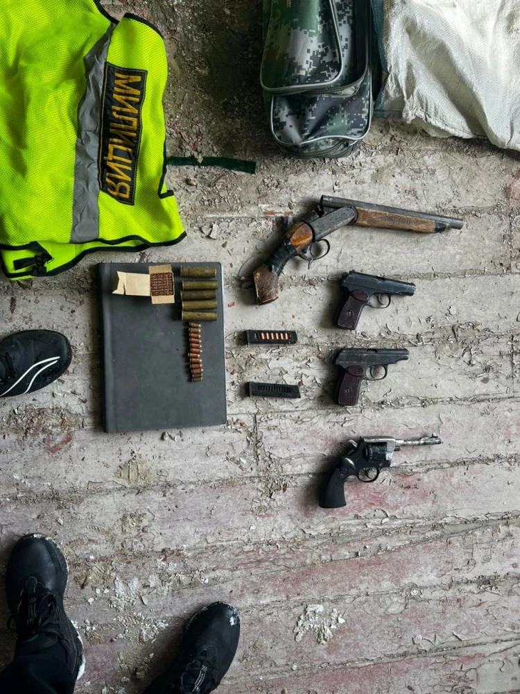 In Karakol, a cache of the organized crime group of Kamchy Kolbaev was found with firearms and police uniforms.