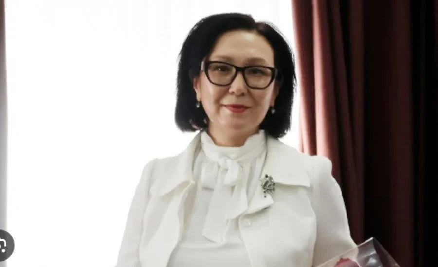 ЖК депутаттары жумушчу министрдин жыйынга кечигип келгени үчүн нааразычылыктарын билдиришти